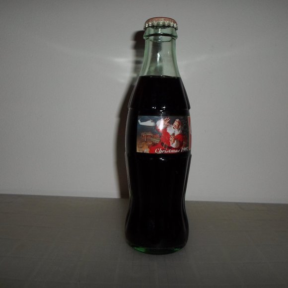 Christmas 1997 Coca-Cola ‘Dream of Santa’ Commemorative Bottle - Picture 1 of 8